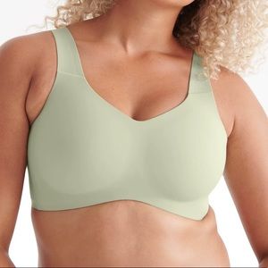 knix | Light Sage Green Wireless Sports Bra
